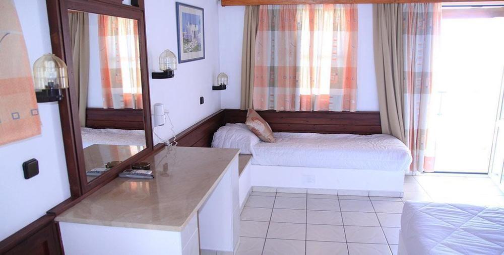 Corfu Village (Adults Only) Agios Ioannis Peristeron  Bagian luar foto